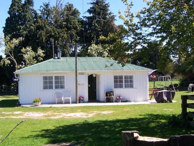 Wacky Stays - Unique Farm-Stay Glamping Rentals, Free Animal Feeding Tours Кайкура Екстериор снимка