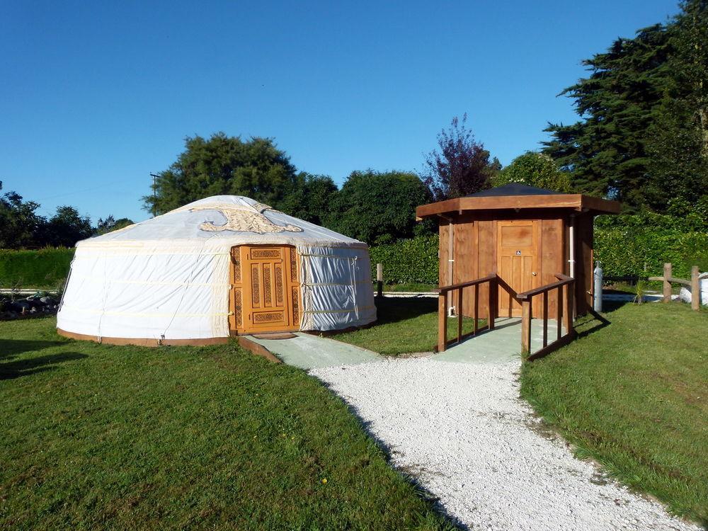 Wacky Stays - Unique Farm-Stay Glamping Rentals, Free Animal Feeding Tours Кайкура Екстериор снимка