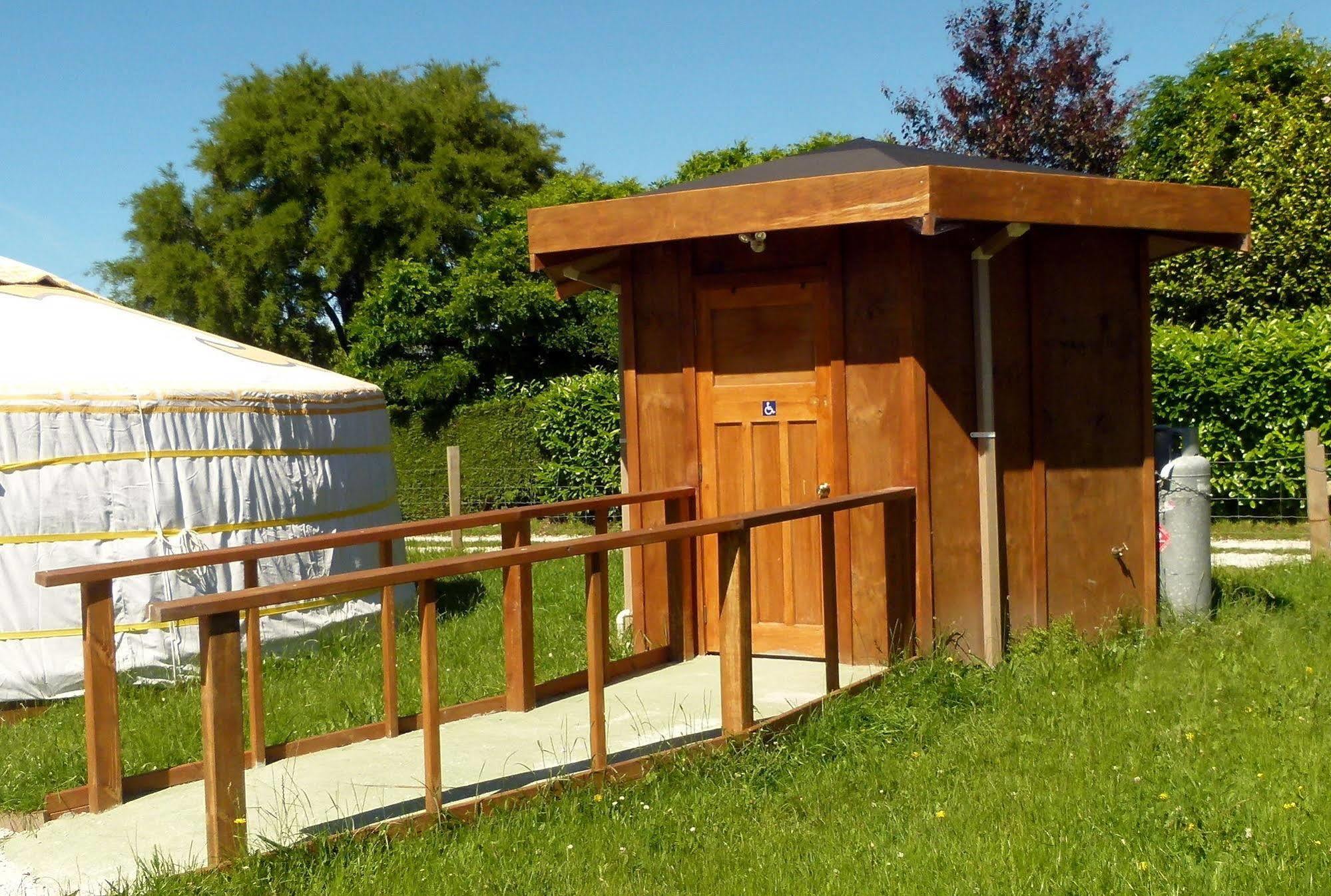 Wacky Stays - Unique Farm-Stay Glamping Rentals, Free Animal Feeding Tours Кайкура Екстериор снимка